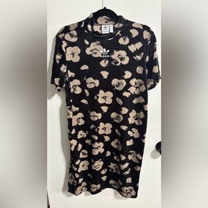 Adidas Black and Cream Patterned T-Shirt Dress